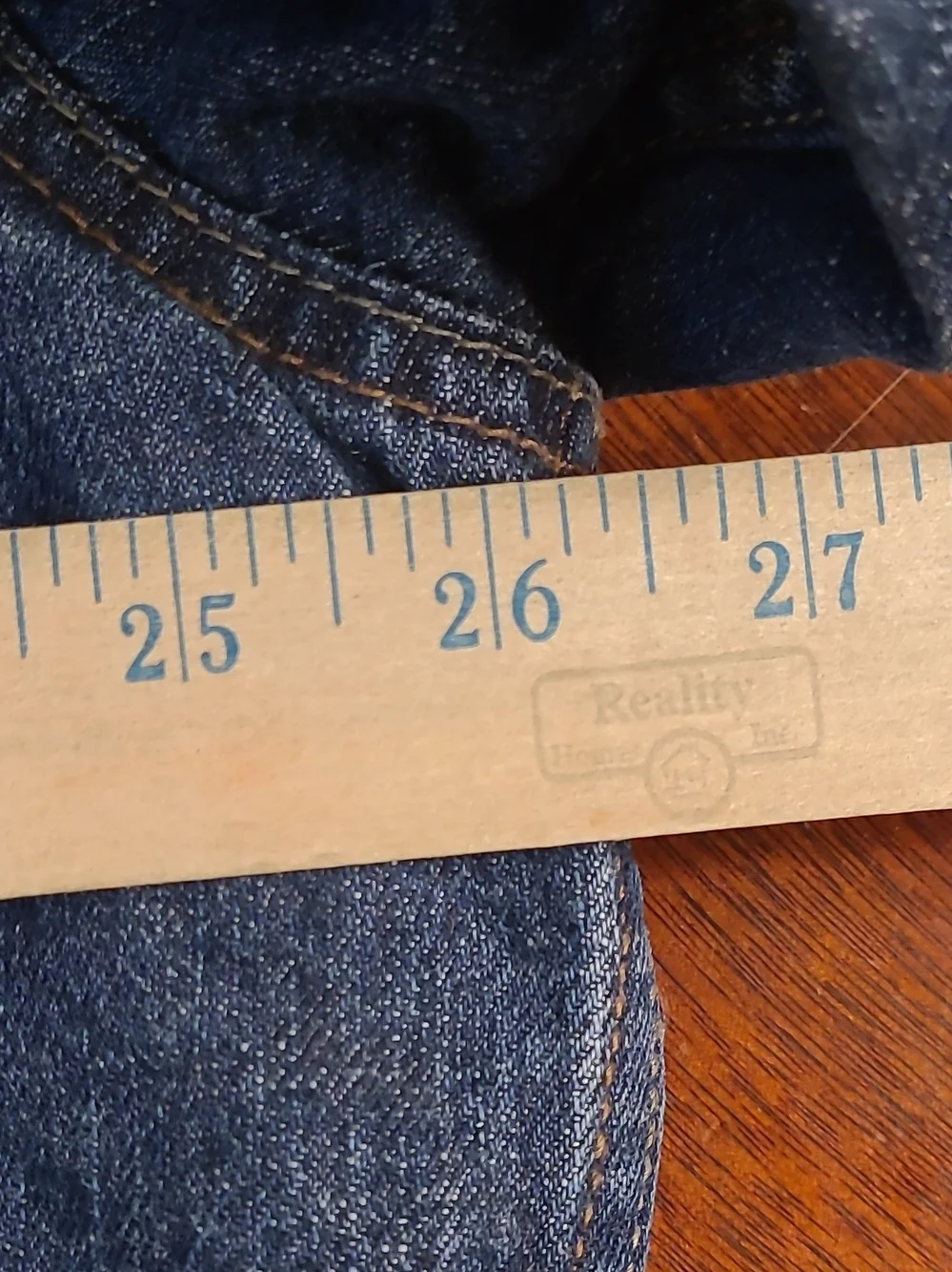 Vtg Levi's 70520 Mens  Sherpa-Lined Denim Jacket - Dark Blue with Cream Collar